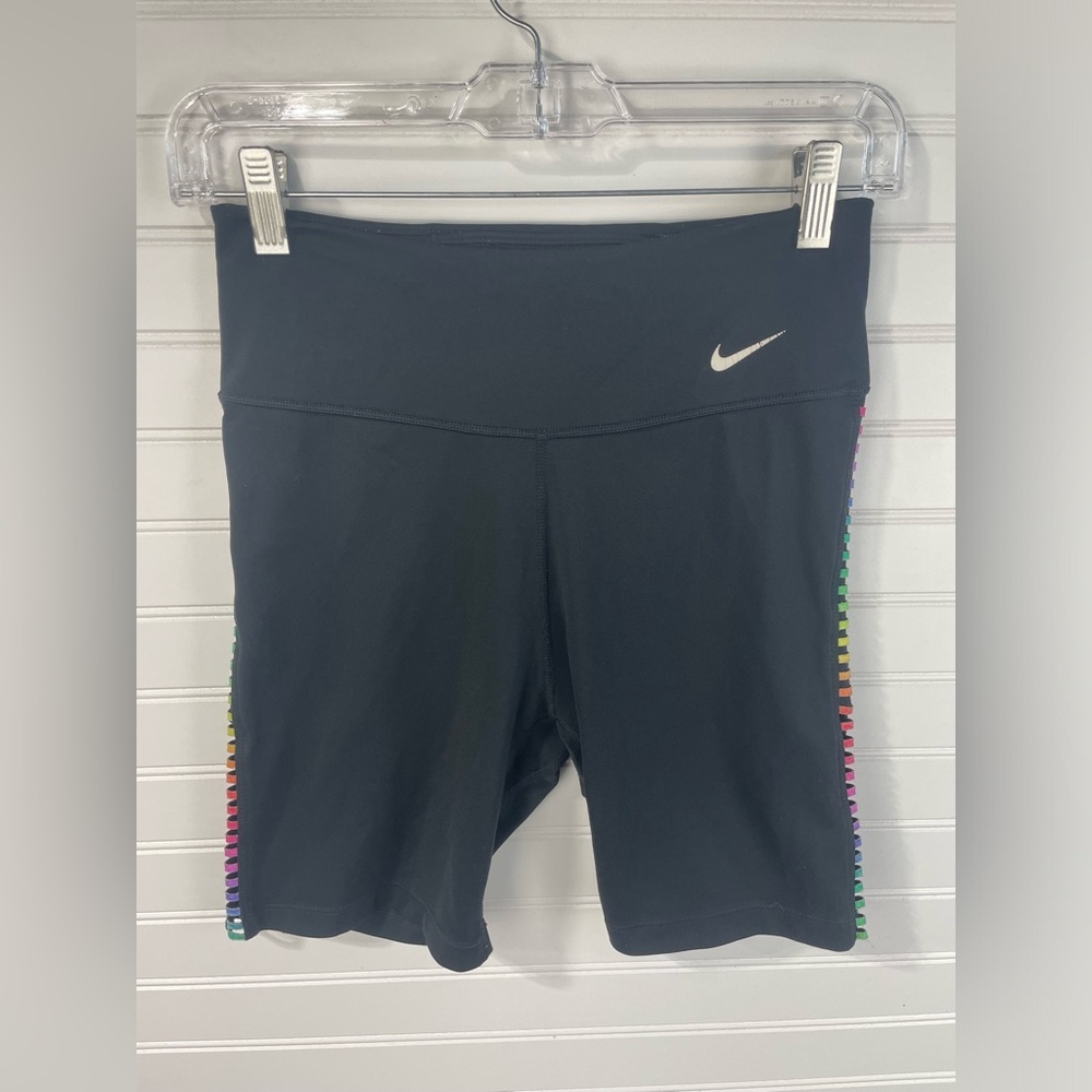 Nike Black One Rainbow Ladder 7” Athletic Shorts Size Small Women’s GUC